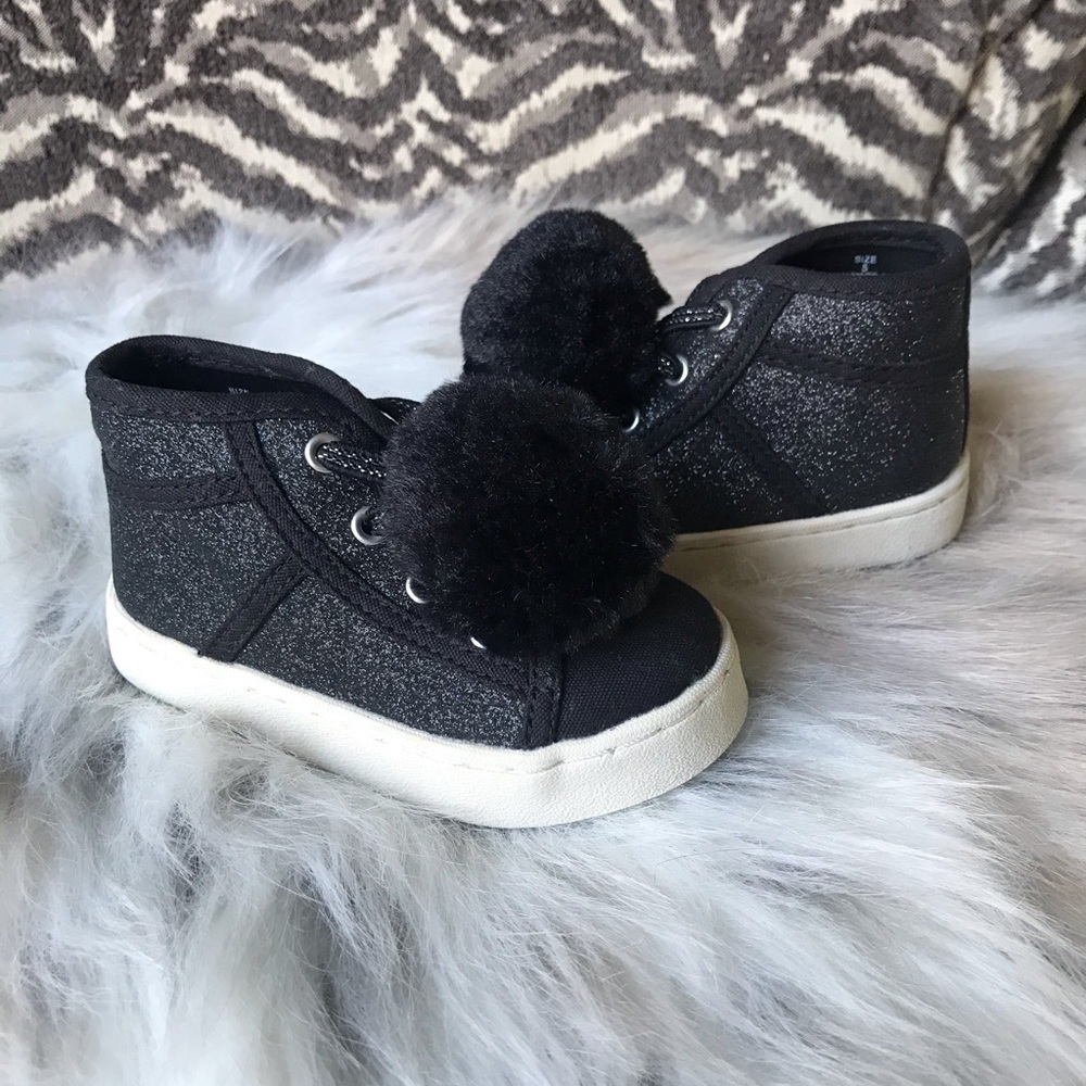 The Children’s Place Toddler Sneakers ~ Size 5